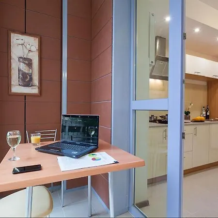 Apart Otel City Aparthotel Wola Varşova