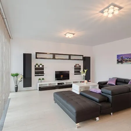 City Aparthotel Wola Aparthotel