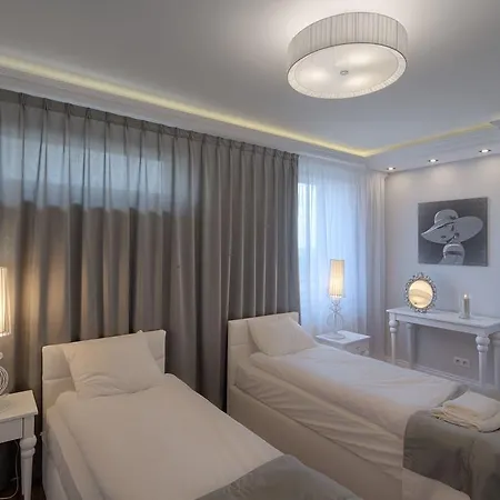 Aparthotel City Aparthotel Wola 3*